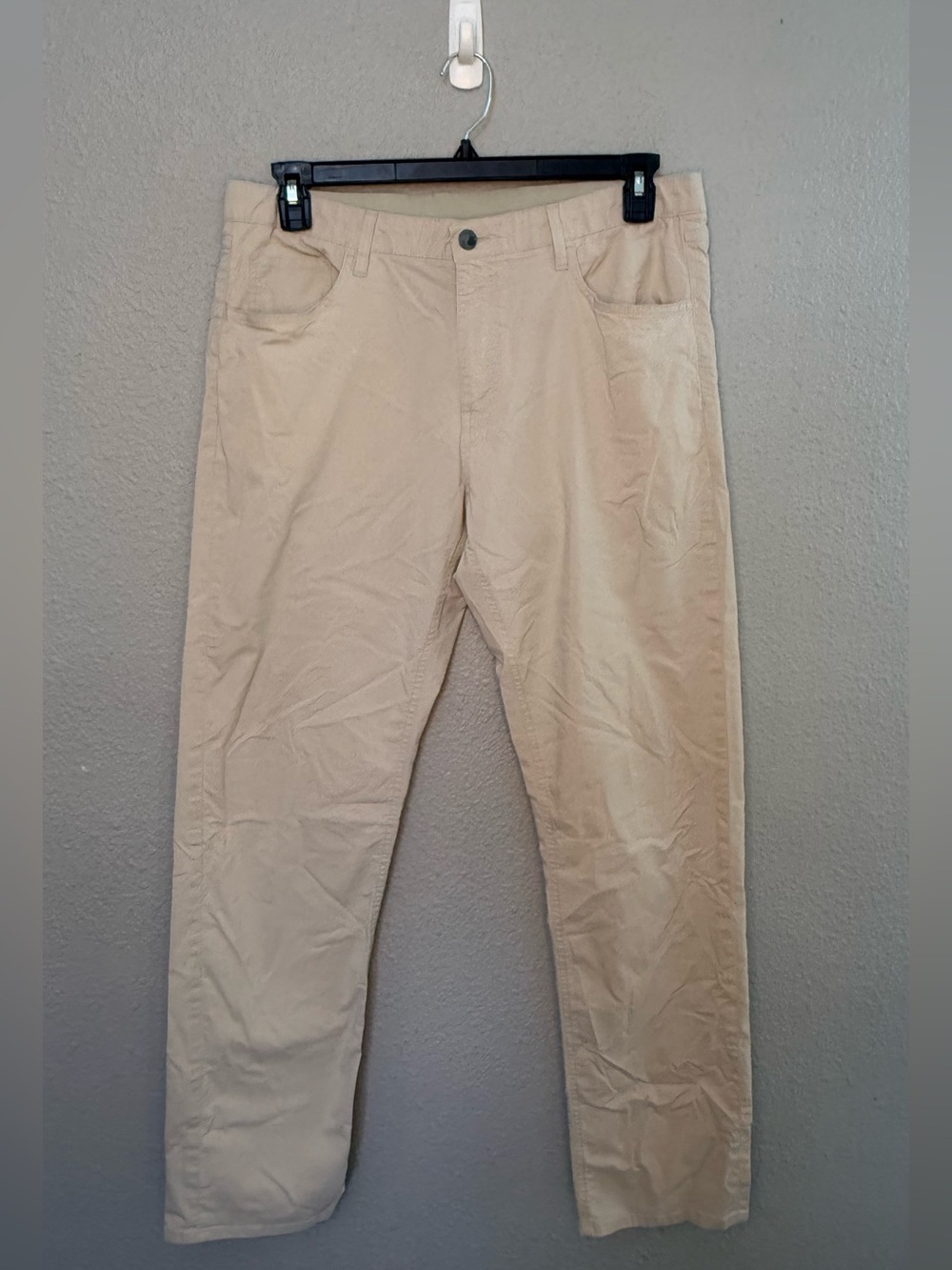 Faherty | Movement 5 Pocket Pant | Light Sand | Waist 36” Inseam 31”